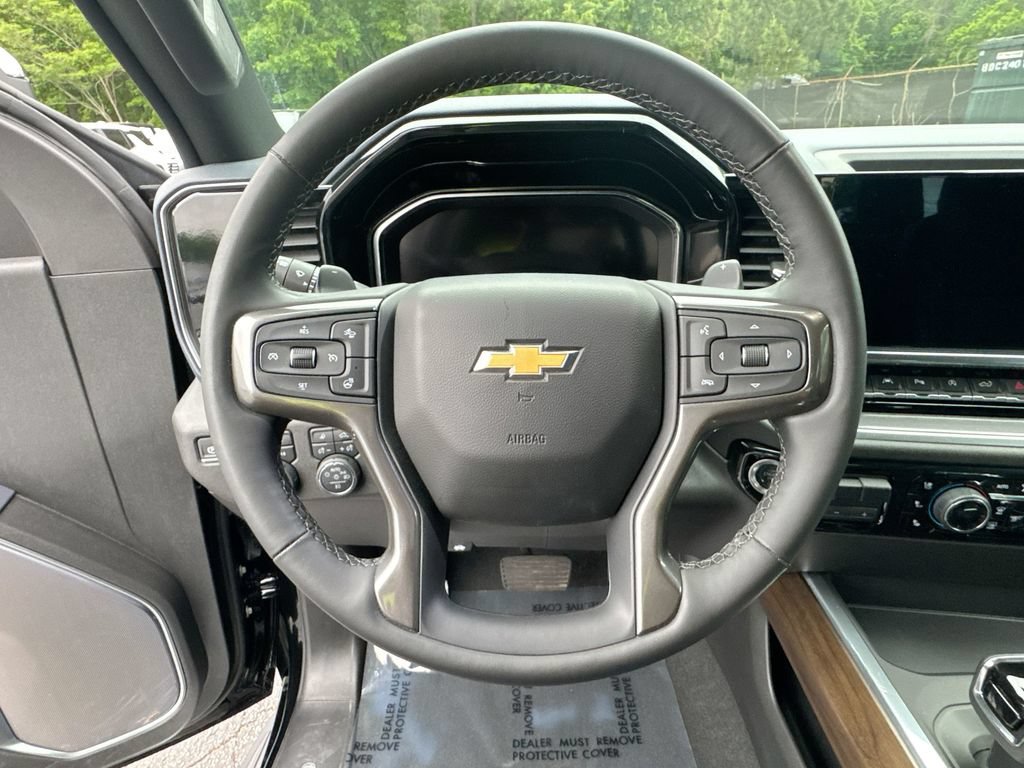 Used 2025 Chevrolet Silverado 1500 High Country w/ High Country Premium Package AWD/4WD image 16