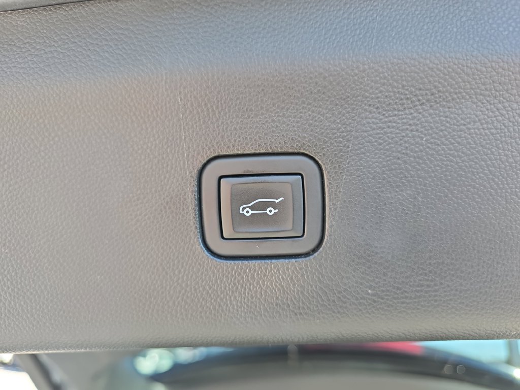 Used 2023 Buick Enclave Avenir AWD/4WD image 14
