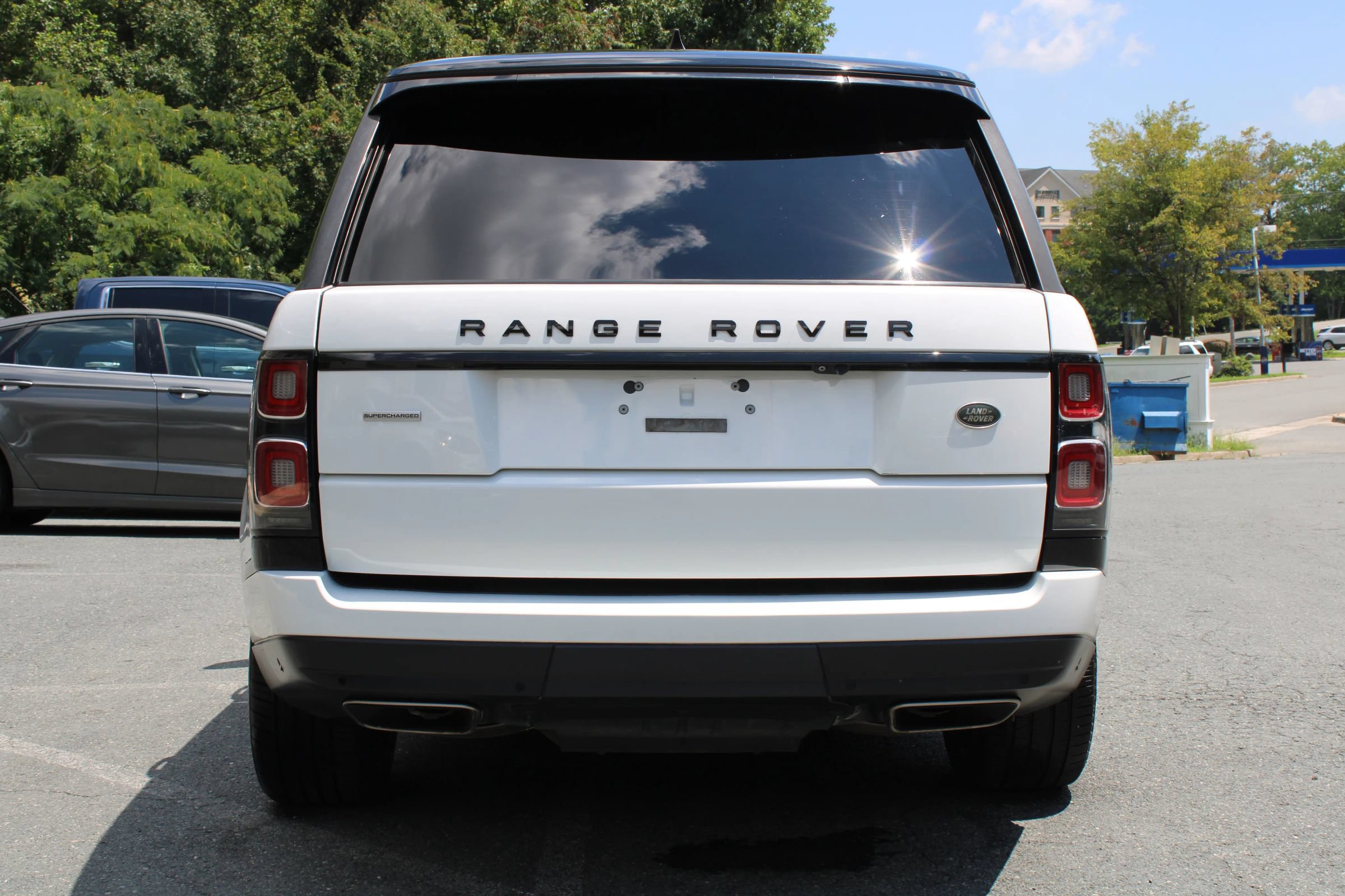 Used 2019 Land Rover Range Rover Supercharged AWD/4WD image 6