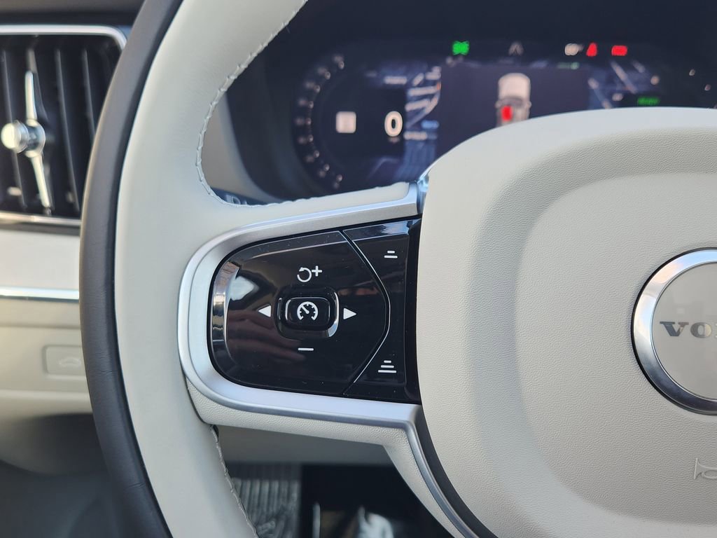 New 2026 Volvo XC60 T8 Ultra w/ Climate Package image 17