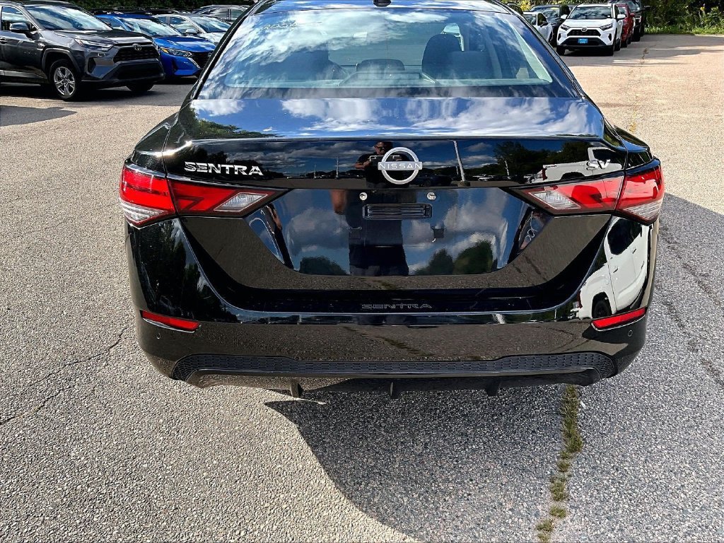 Used 2024 Nissan Sentra SV FWD image 10