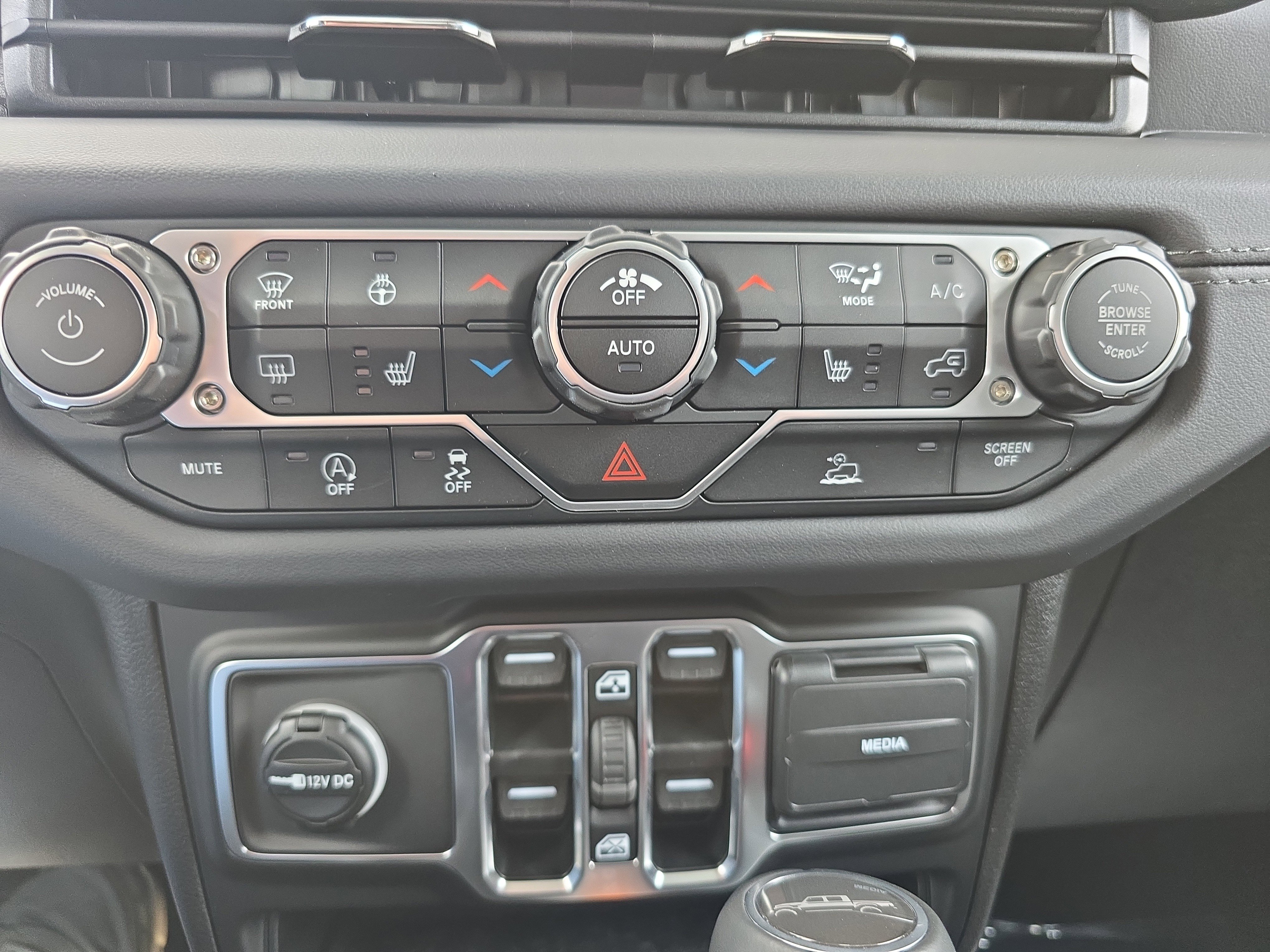 New 2025 Jeep Gladiator Sport image 25