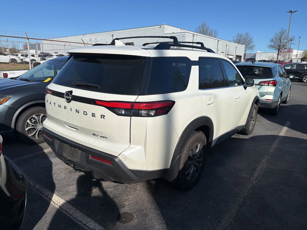 Used 2024 Nissan Pathfinder SV w/ SV Premium Package image 5