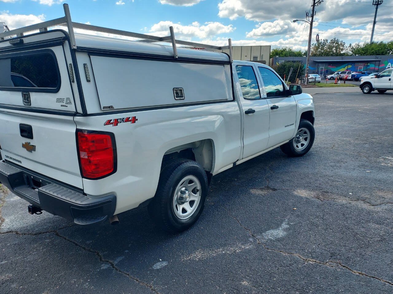 Used 2018 Chevrolet Silverado 1500 W/T AWD/4WD image 9