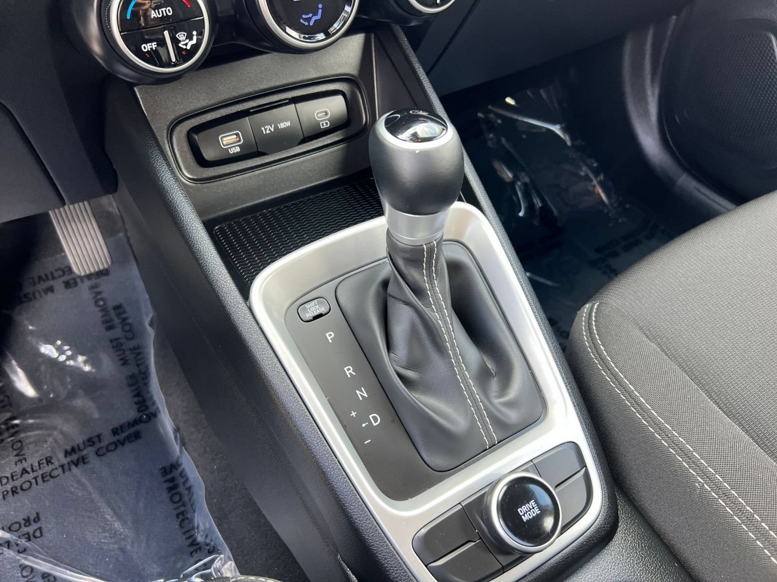 Used 2025 Hyundai Venue SEL FWD image 46