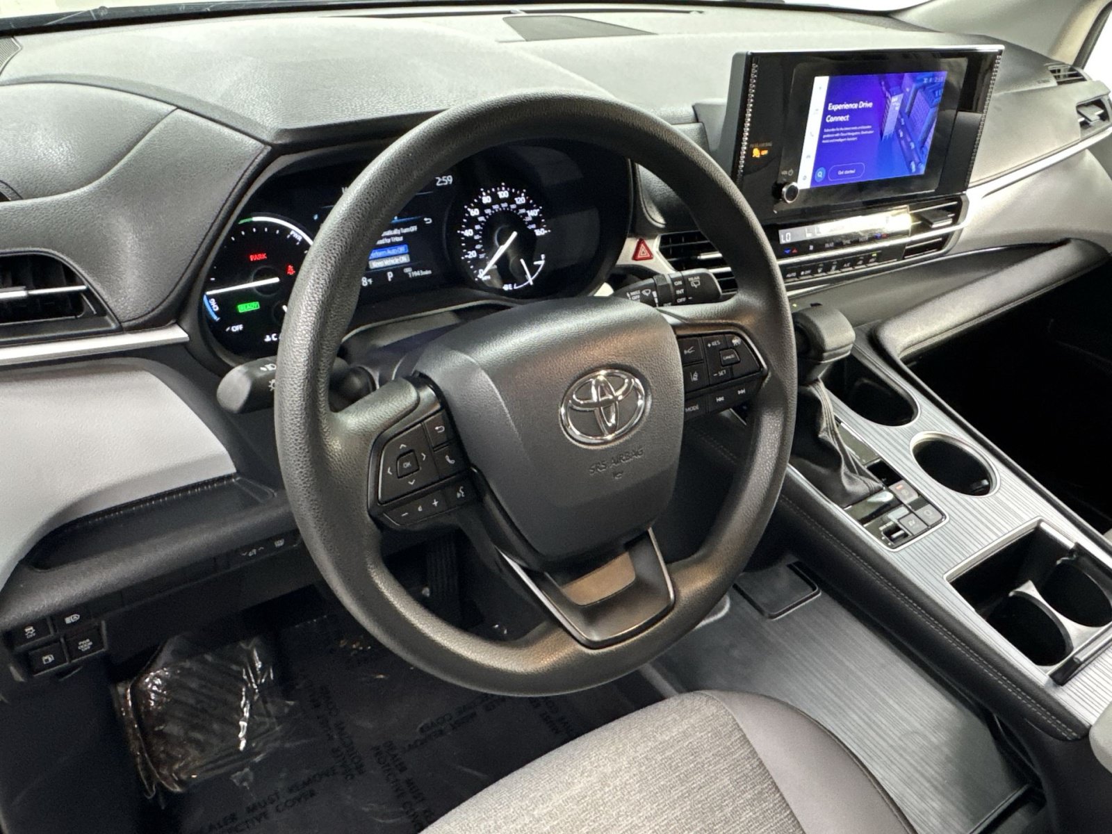 Used 2025 Toyota Sienna LE AWD/4WD image 13
