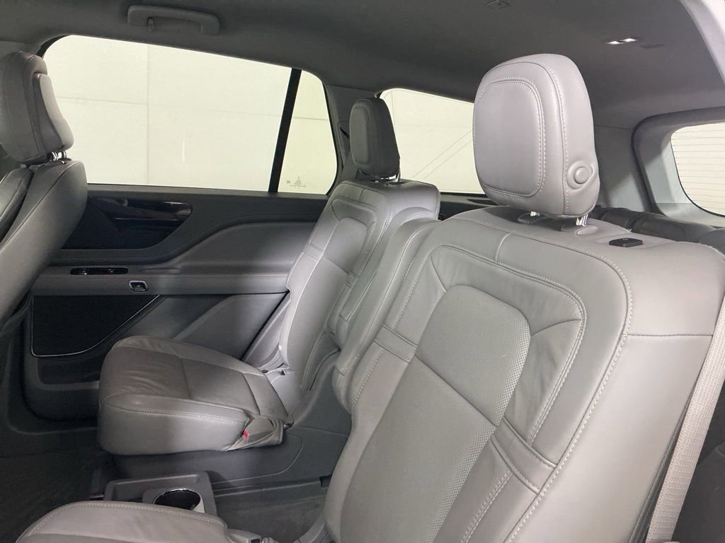 Used 2020 Lincoln Aviator Reserve image 24