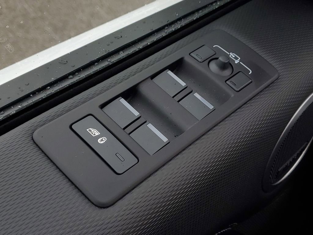 New 2026 Land Rover Discovery Dynamic SE image 11