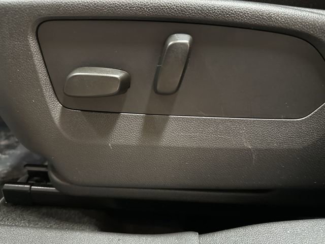 Certified 2023 Buick Envision Essence w/ Sport Touring Package image 16