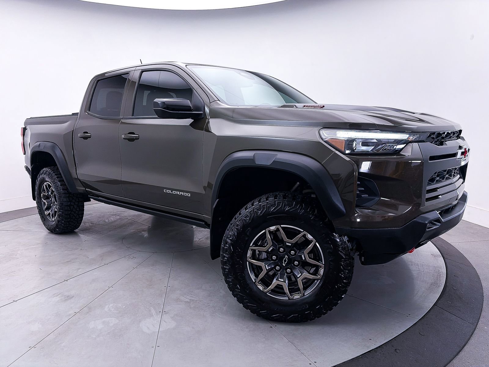 Used 2023 Chevrolet Colorado ZR2 w/ ZR2 Convenience Package III image 1