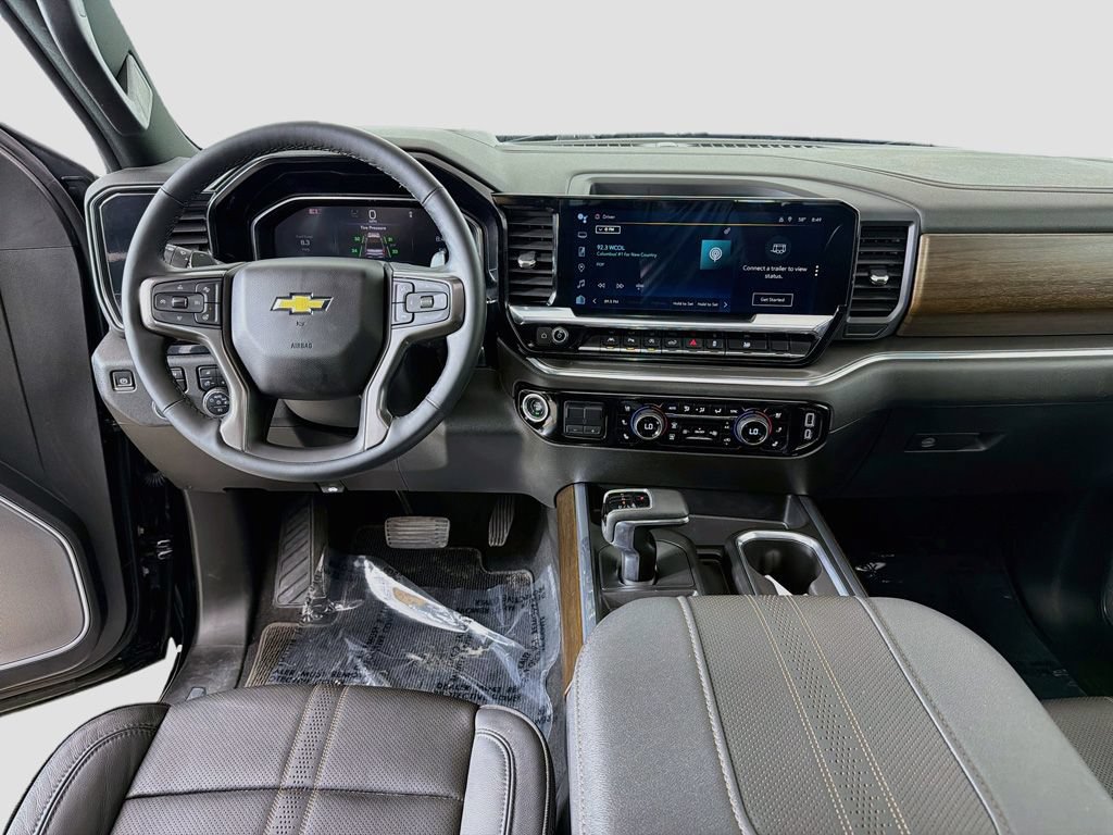 Used 2024 Chevrolet Silverado 1500 High Country w/ Technology Package AWD/4WD image 30