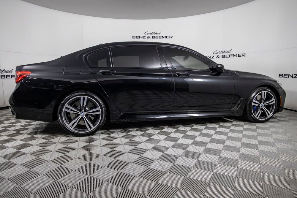Used 2017 BMW 750i image 5