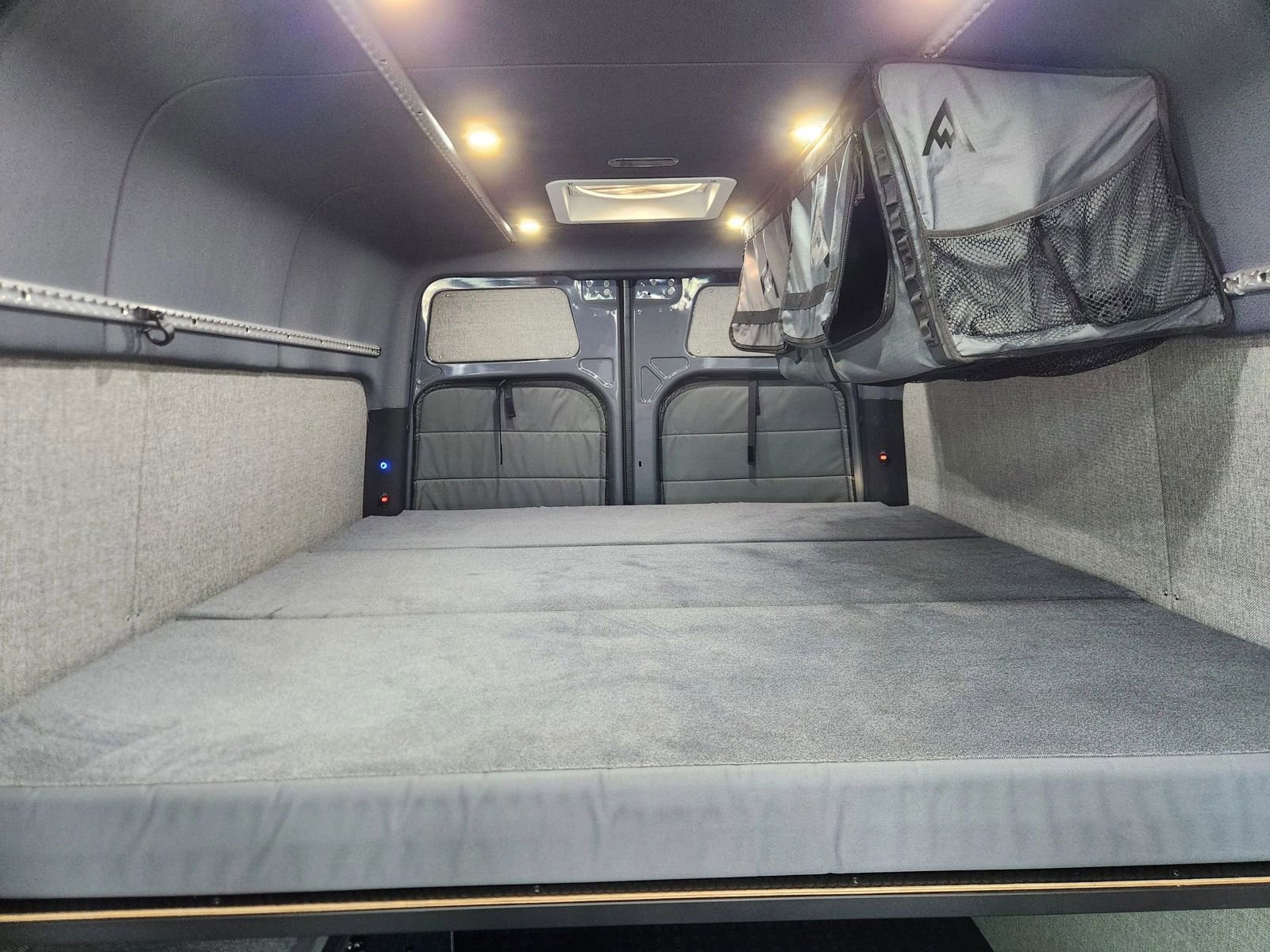 Used 2022 Mercedes-Benz Sprinter 2500 image 42