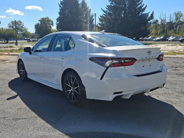 Used 2023 Toyota Camry SE w/ Cold Weather Package FWD image 6