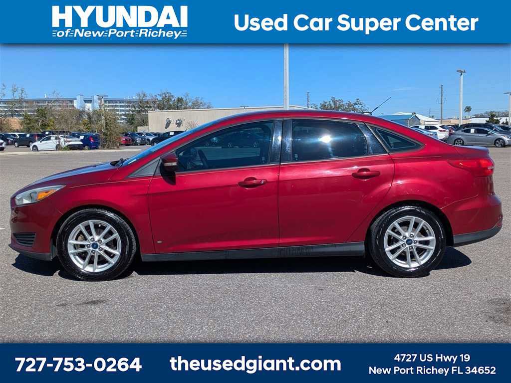 Used 2016 Ford Focus SE image 2
