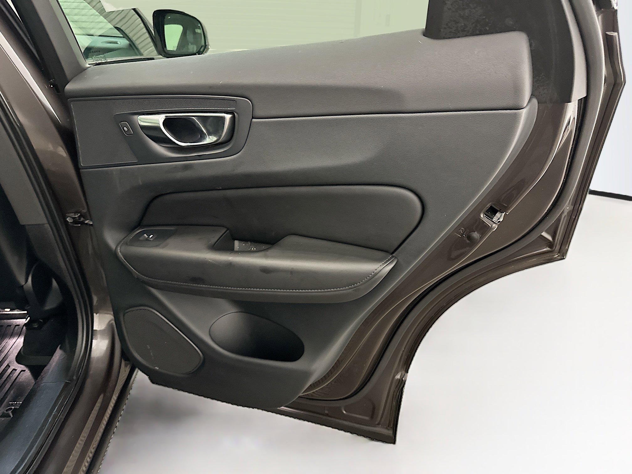 Used 2023 Volvo XC60 B5 Plus w/ Climate Package image 33