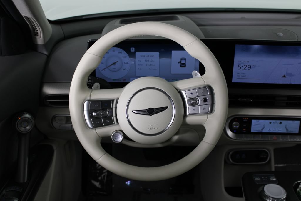 Used 2025 Genesis GV60 RWD image 19