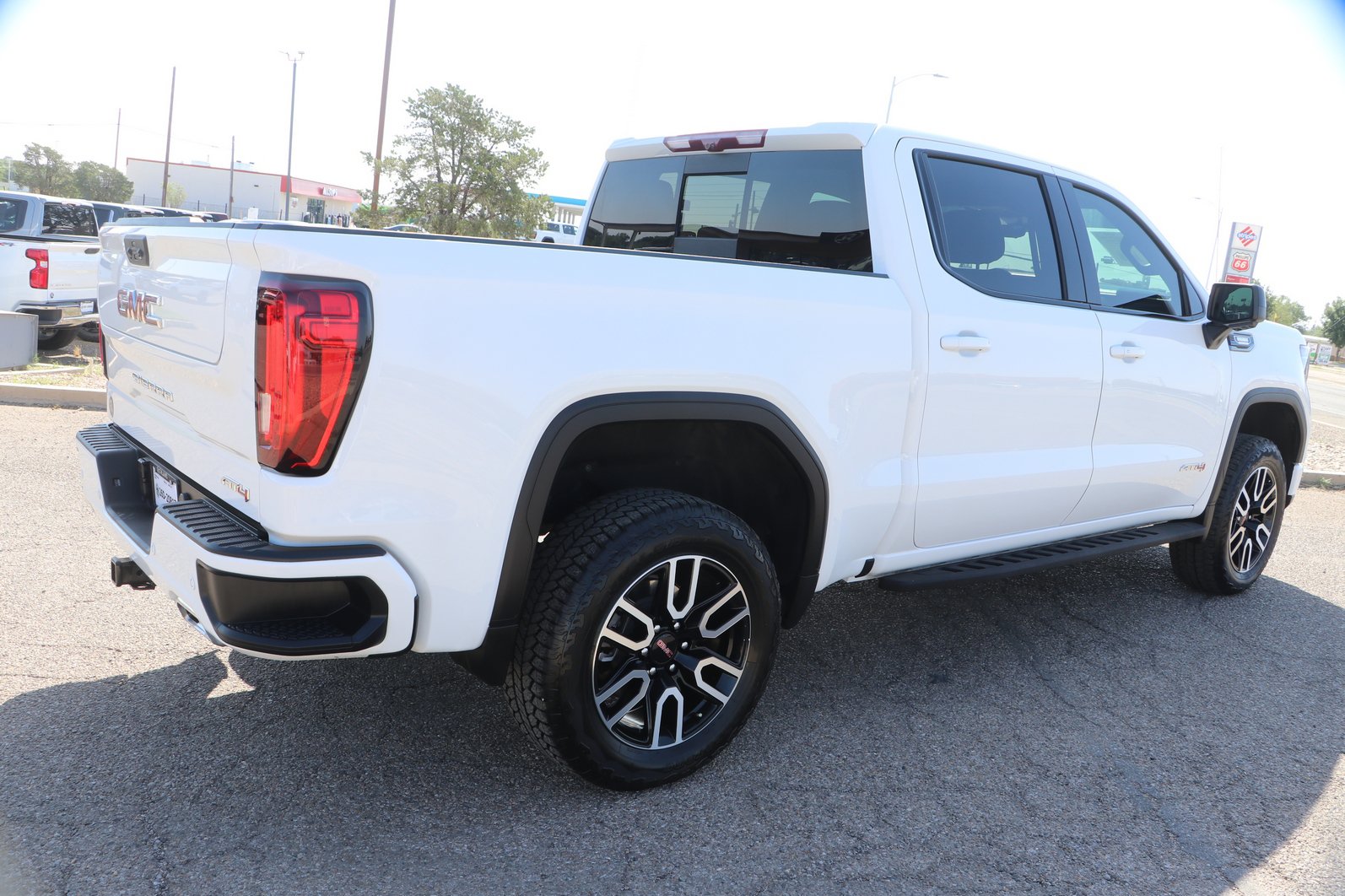 Used 2025 GMC Sierra 1500 AT4 w/ AT4 Premium Package AWD/4WD image 7