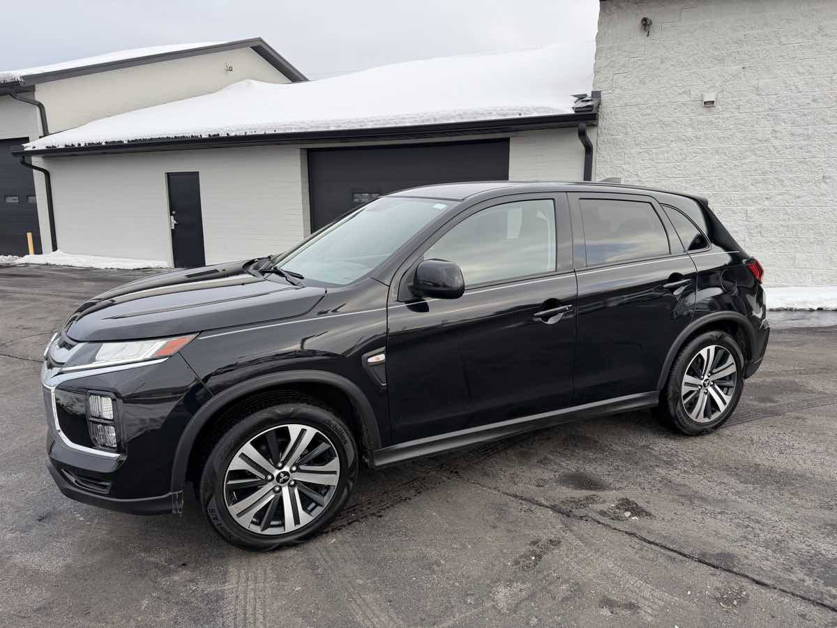 Used 2021 Mitsubishi Outlander Sport ES image 2