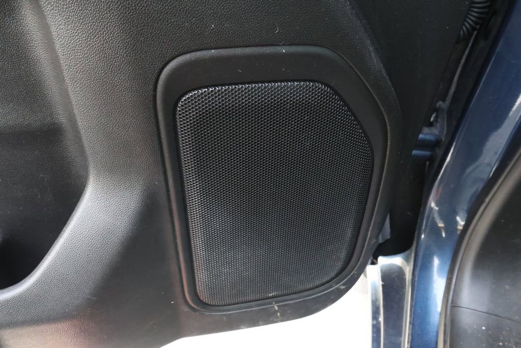 Used 2020 Chevrolet Silverado 1500 LT w/ All-Star Edition image 17