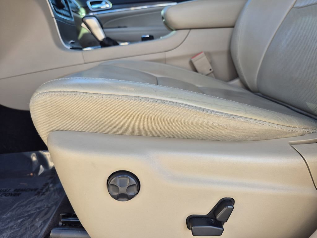 Used 2017 Jeep Grand Cherokee Limited w/ Luxury Group II image 12