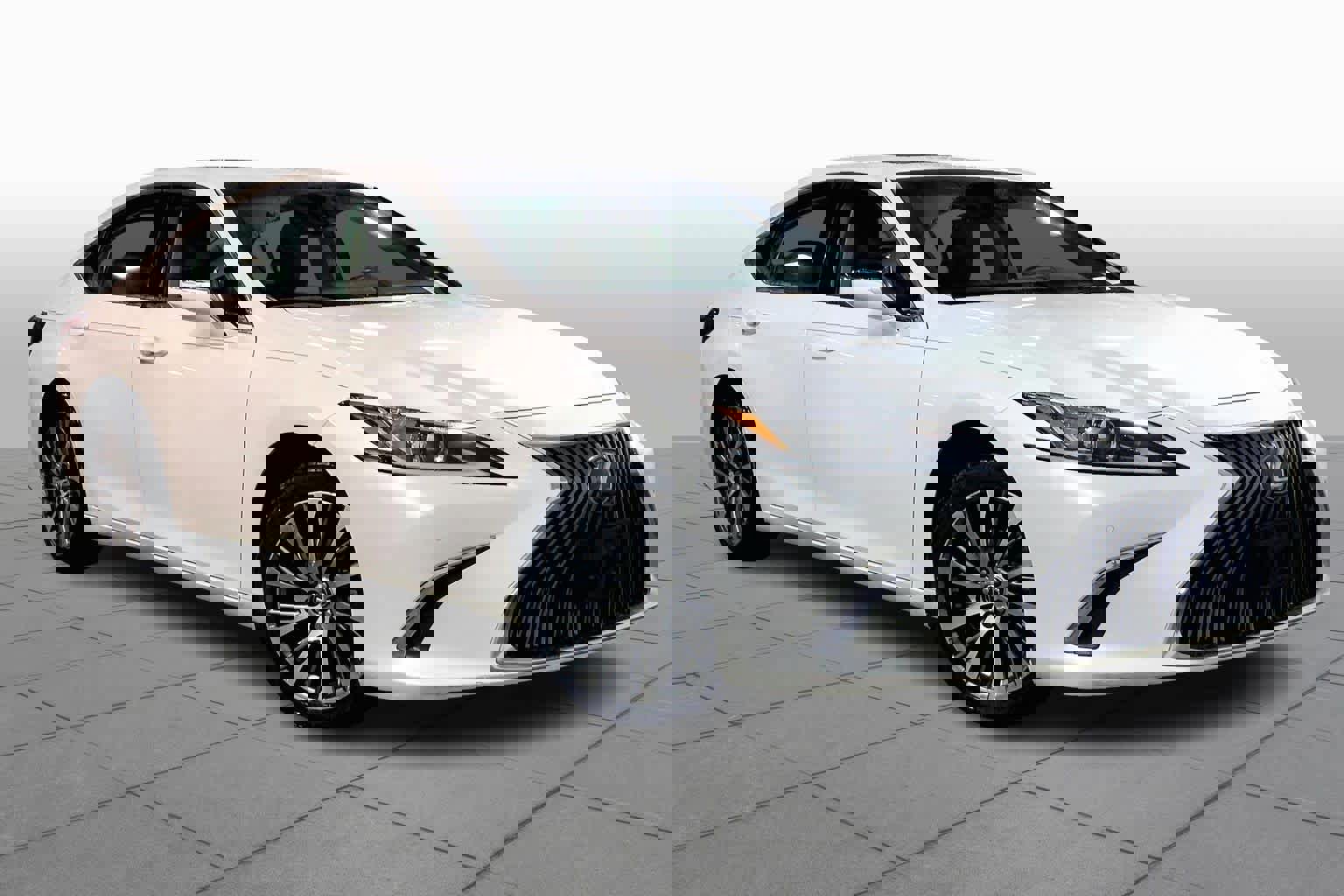 Used 2019 Lexus ES 350 image 3