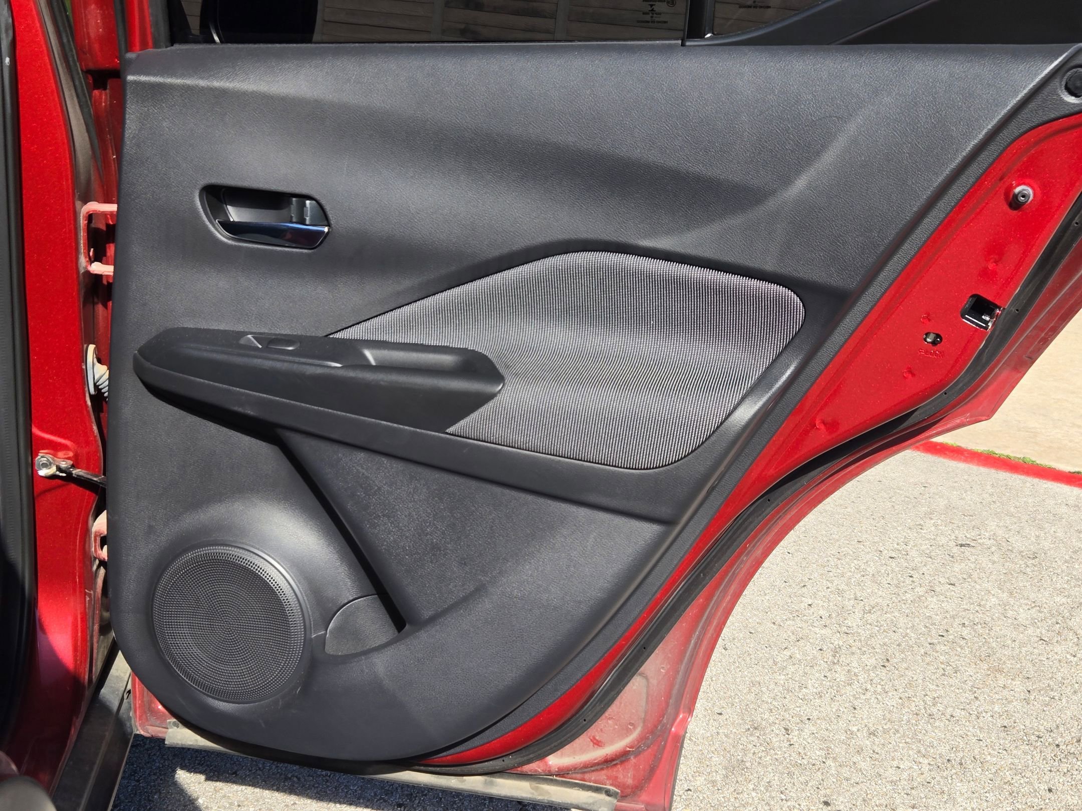 Used 2019 Nissan Kicks SV image 27