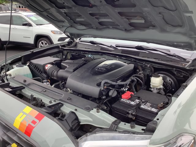 Used 2022 Toyota Tacoma TRD Sport w/ TRD Premium Sport Package AWD/4WD image 42