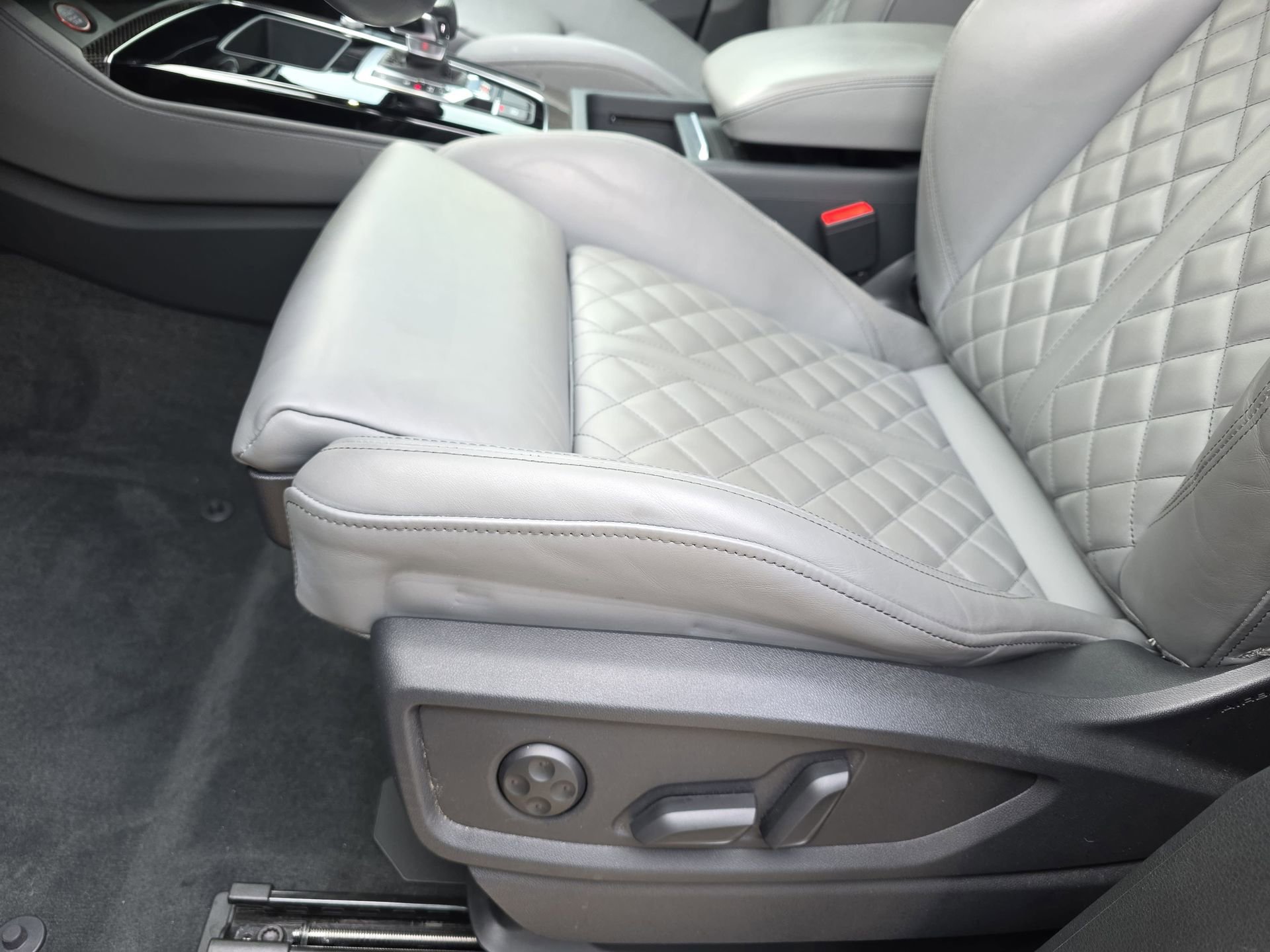 Used 2023 Audi SQ5 Prestige AWD/4WD image 28