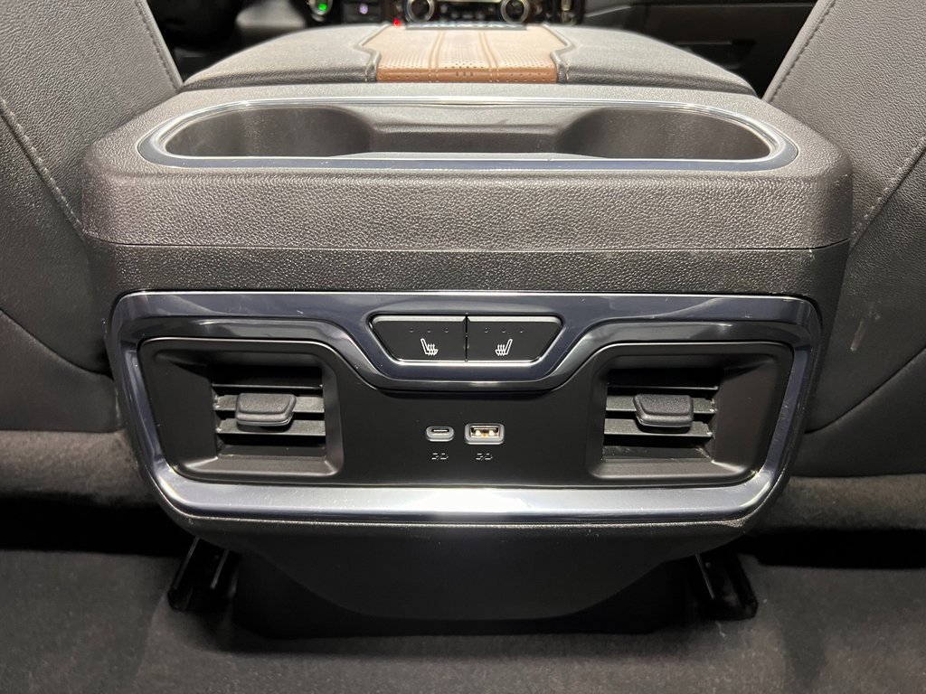 Used 2024 Chevrolet Silverado 2500 High Country w/ Technology Package image 12