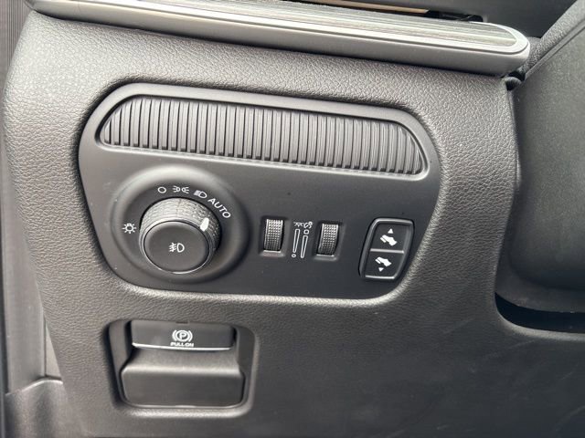 Used 2023 Jeep Wagoneer L Series II w/ Premium Group I image 23