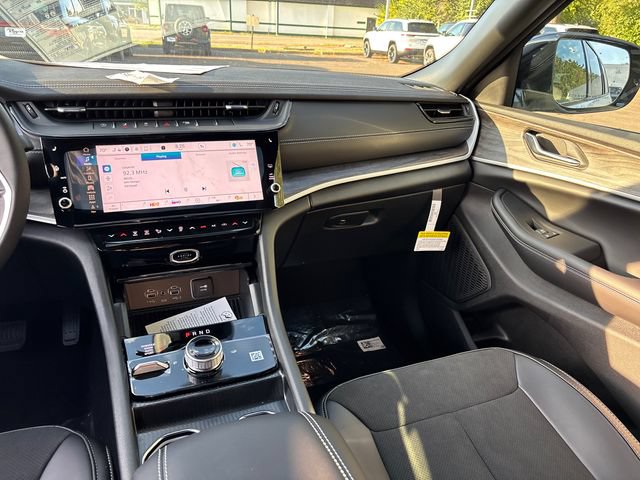 New 2027 Jeep Grand Cherokee L 4WD image 13