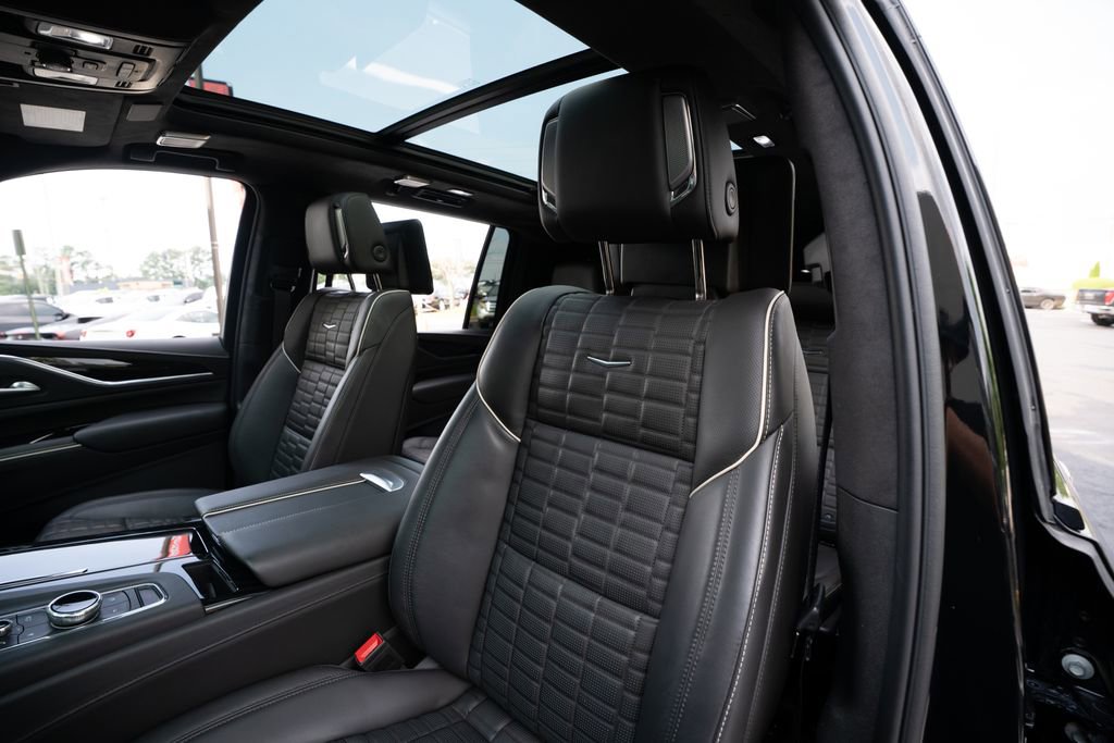 Used 2023 Cadillac Escalade ESV V w/ LPO, ONYX Package AWD/4WD image 31