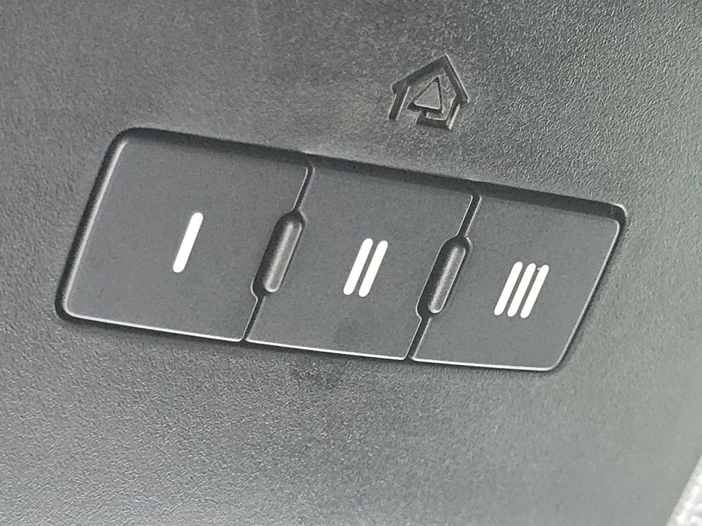 Used 2022 Jeep Grand Cherokee Laredo X image 30