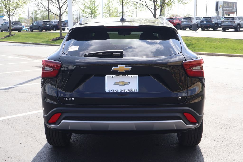 New 2026 Chevrolet Trax LT w/ Driver Confidence Package FWD image 6