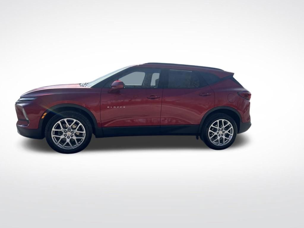 Used 2023 Chevrolet Blazer LT w/ Convenience Package image 2
