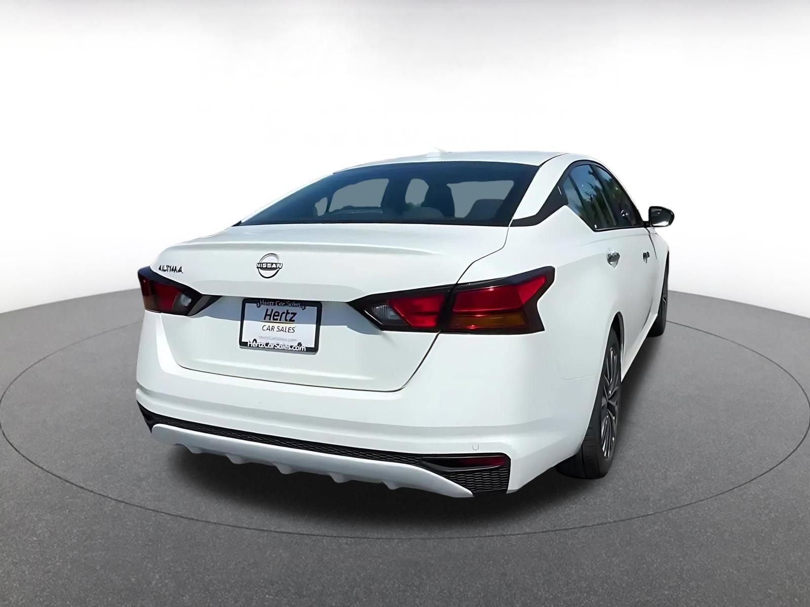 Used 2025 Nissan Altima 2.5 SV FWD image 12