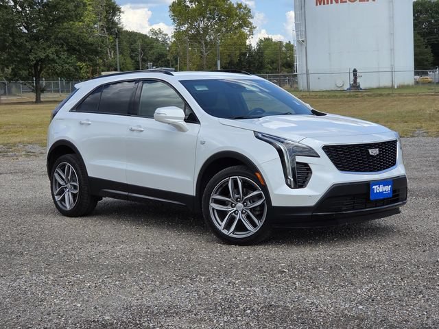 Used 2022 Cadillac XT4 Sport w/ Driver Awareness Package FWD image 2