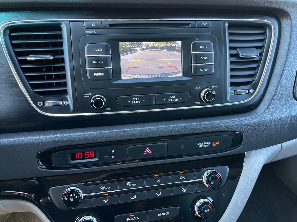 Used 2017 Kia Sedona LX FWD image 17