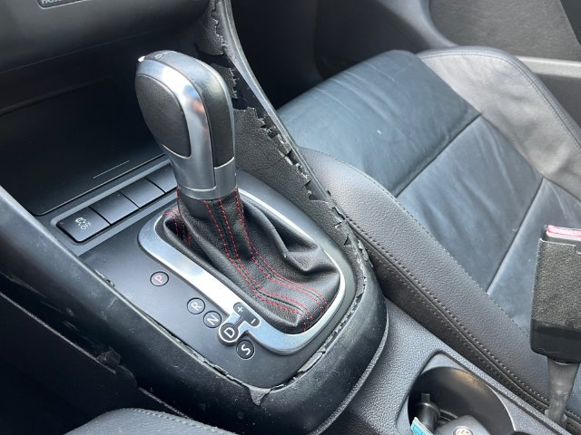Used 2011 Volkswagen GTI 4-Door FWD image 17