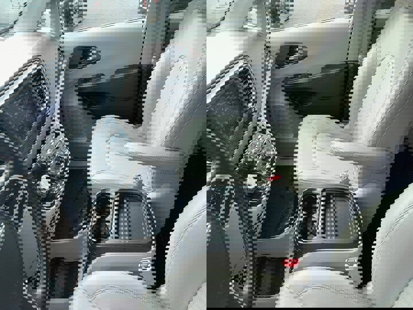 Used 2018 Chrysler Pacifica Touring-L image 15