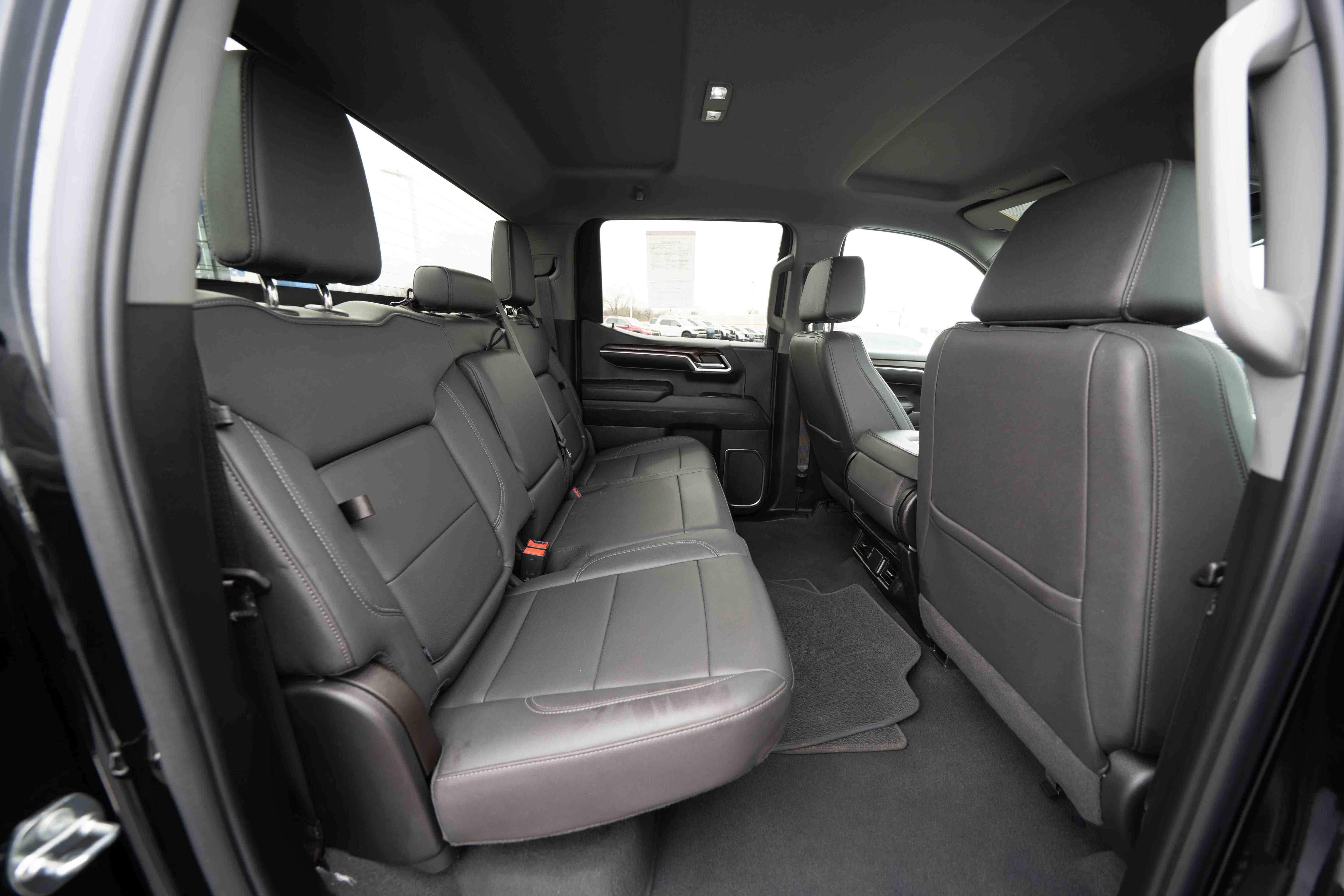 Used 2023 GMC Sierra 1500 SLT AWD/4WD image 24