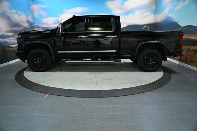 Used 2024 Chevrolet Silverado 3500 High Country w/ High Country Premium Package image 5