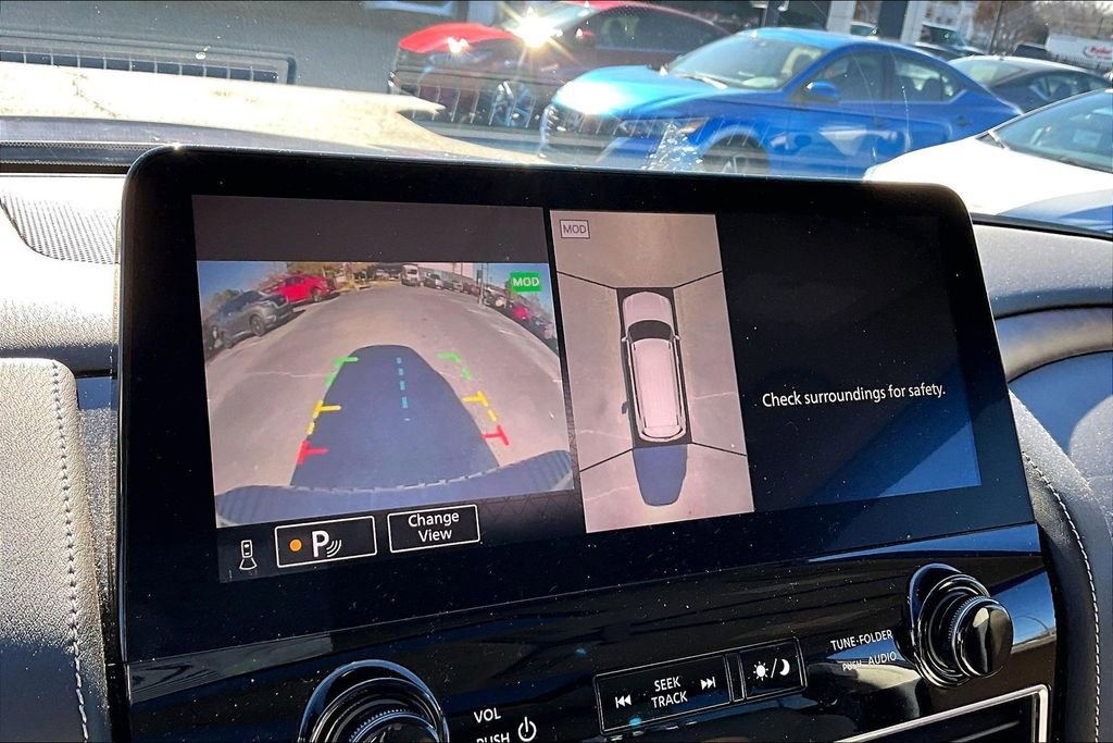 Used 2023 Nissan Armada SL w/ Captain's Chairs Package image 11