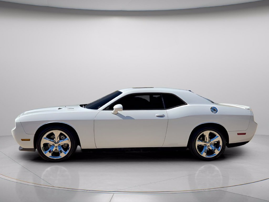 Used 2013 Dodge Challenger R/T Plus RWD image 3