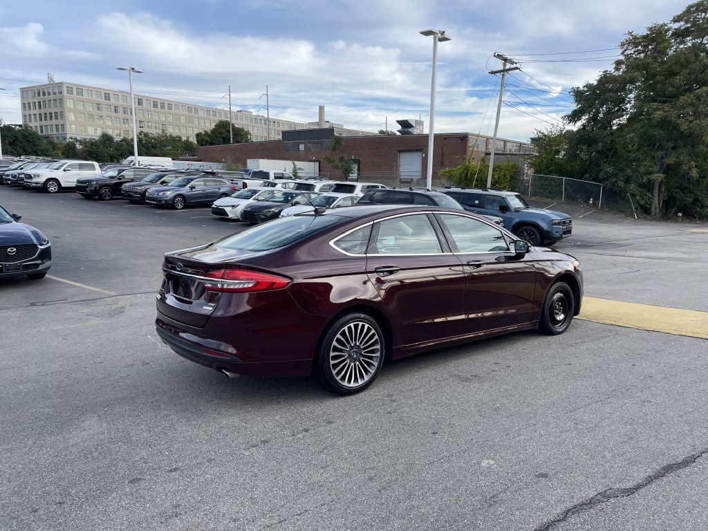 Used 2017 Ford Fusion SE w/ Fusion SE Technology Package FWD image 8