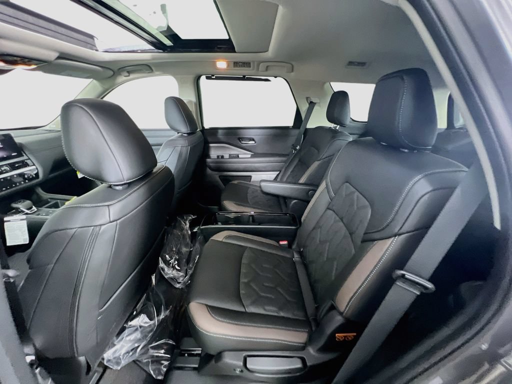 New 2026 Nissan Pathfinder Platinum AWD/4WD image 23