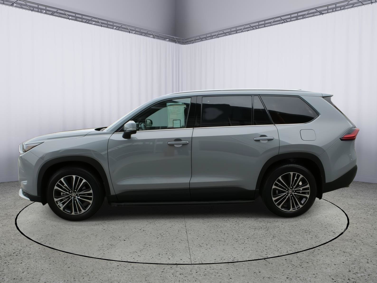 Used 2025 Toyota Grand Highlander AWD Hybrid image 5