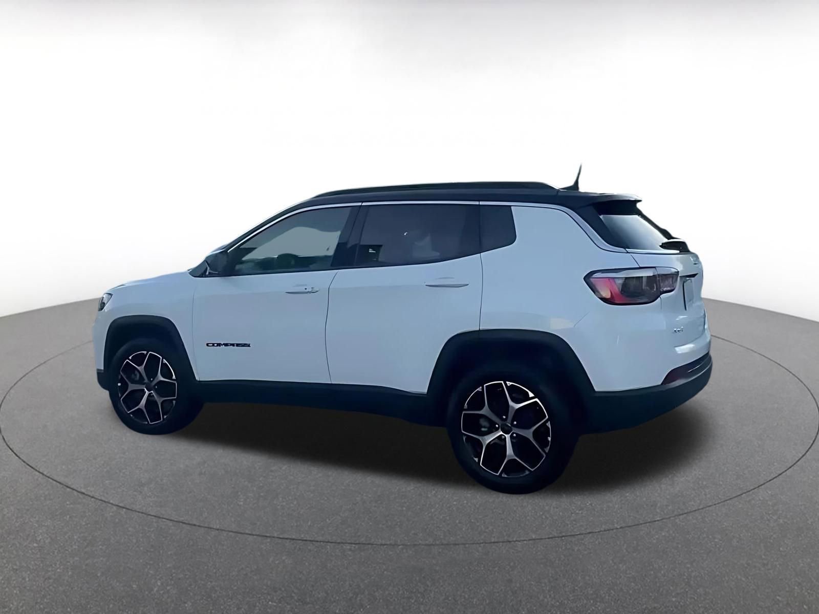 Used 2025 Jeep Compass Limited AWD/4WD image 9