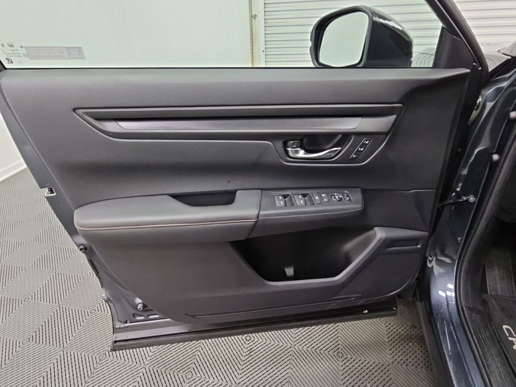 Used 2025 Honda CR-V Sport-L image 30